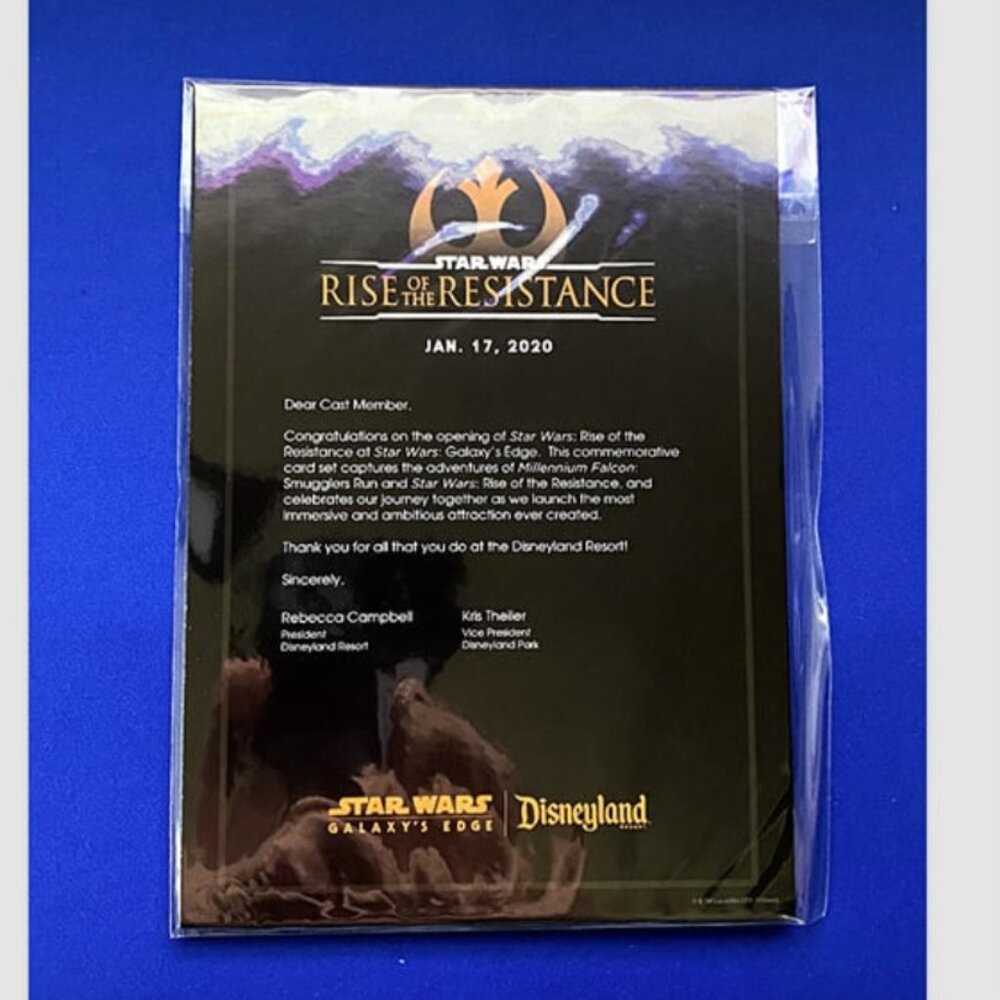 Disneyland Star Wars Rise of the Resistance Cast Exclusive Commemorative Set